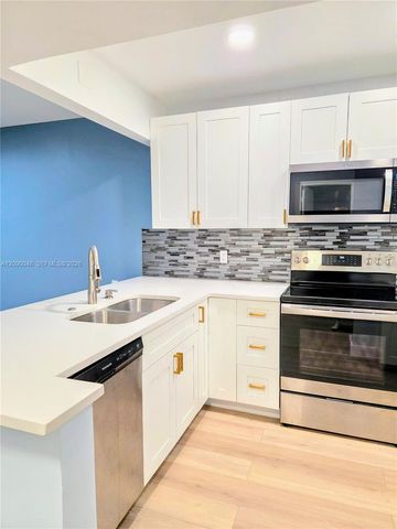 3605 S Ocean Boulevard 210, South Palm Beach, FL 33480