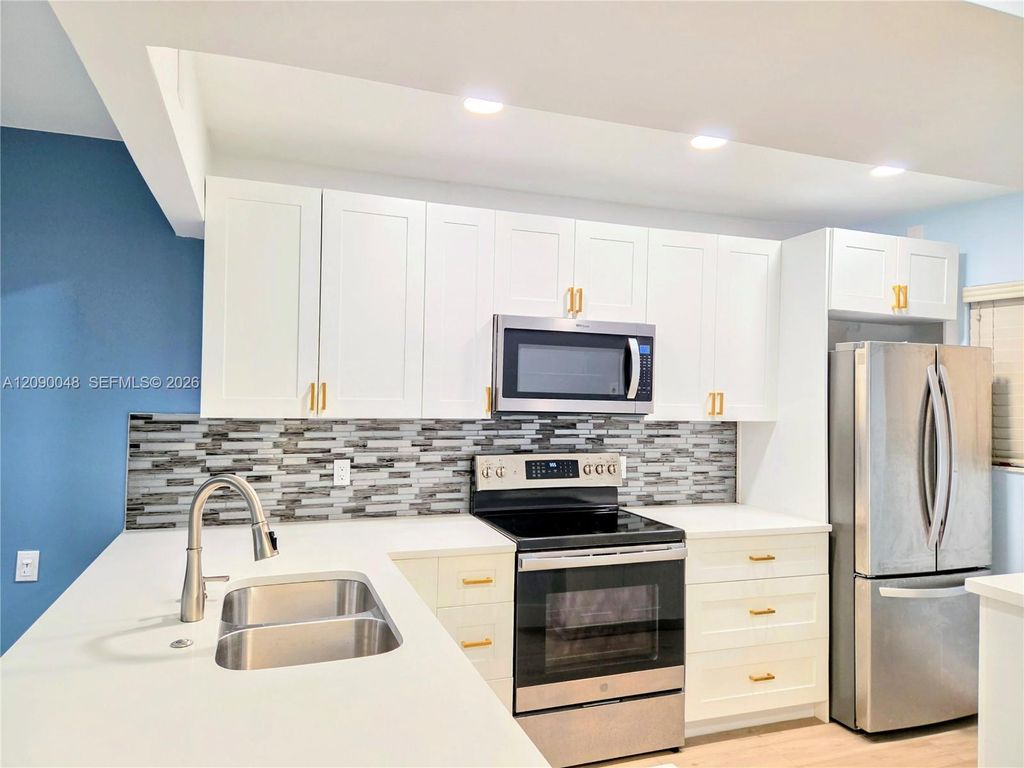 3605 S Ocean Boulevard 210, South Palm Beach, FL 33480