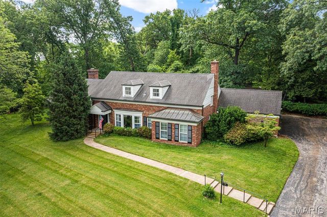 7 Robin Hill Lane, Ladue, MO 63124