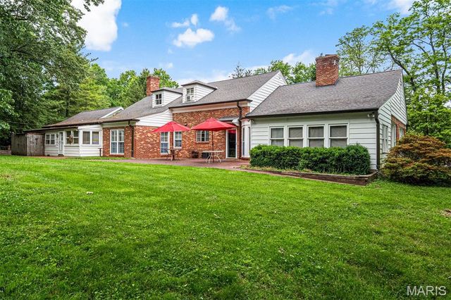 7 Robin Hill Lane, Ladue, MO 63124