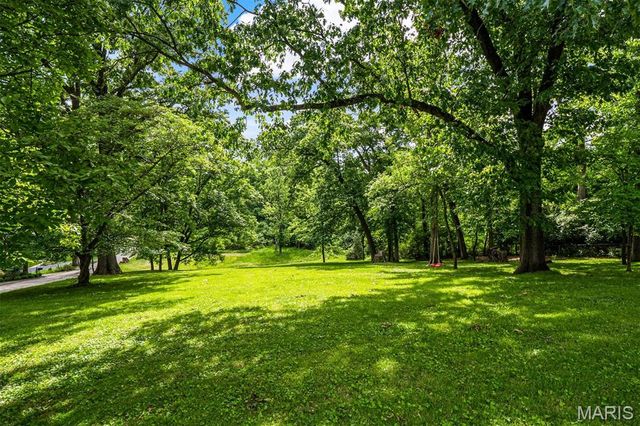 7 Robin Hill Lane, Ladue, MO 63124