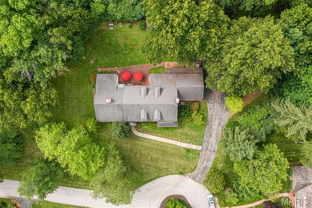 7 Robin Hill Lane, Ladue, MO 63124