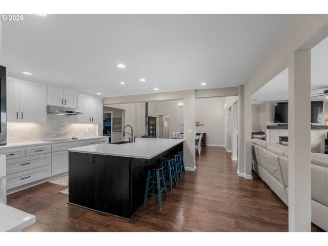 8300 Ne QUARRY Rd, La Center, WA 98629