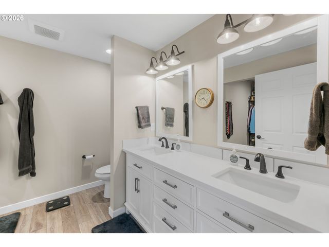 8300 Ne QUARRY Rd, La Center, WA 98629