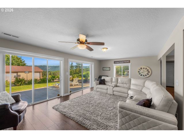 8300 Ne QUARRY Rd, La Center, WA 98629