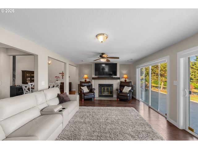 8300 Ne QUARRY Rd, La Center, WA 98629