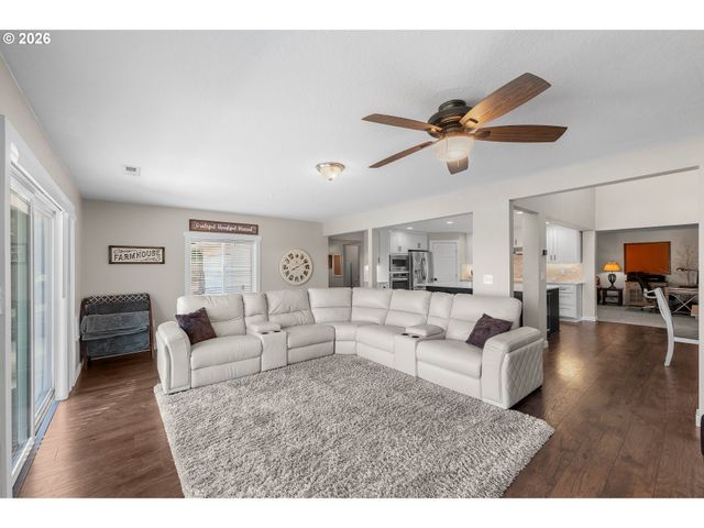 8300 Ne QUARRY Rd, La Center, WA 98629