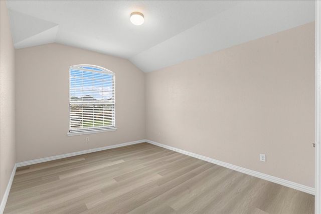 710 Woodcrest Drive, Ennis, TX 75119