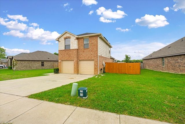 710 Woodcrest Drive, Ennis, TX 75119