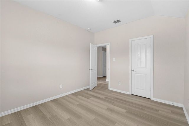 710 Woodcrest Drive, Ennis, TX 75119