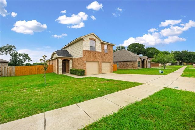 710 Woodcrest Drive, Ennis, TX 75119