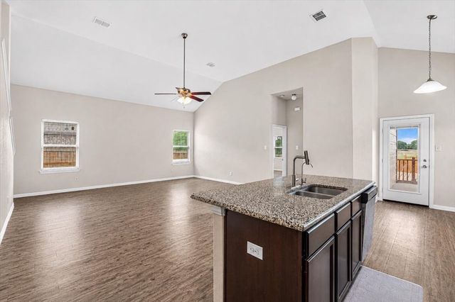 710 Woodcrest Drive, Ennis, TX 75119