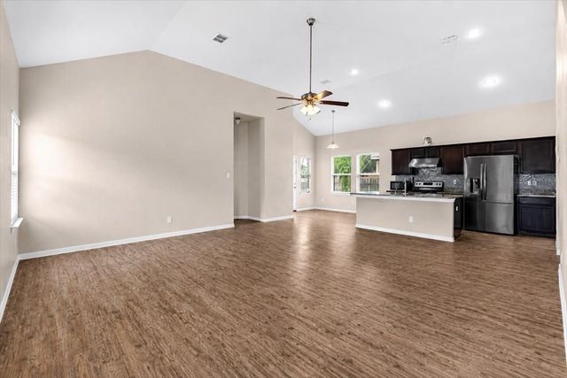 710 Woodcrest Drive, Ennis, TX 75119