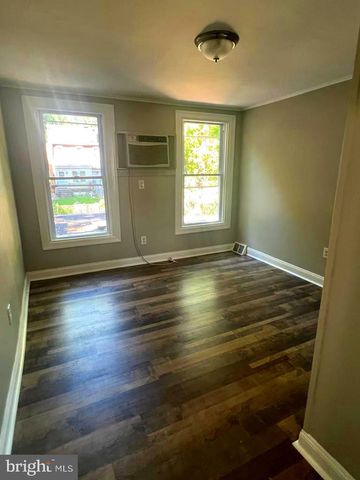11 RACE ST, Trenton, NJ 08638
