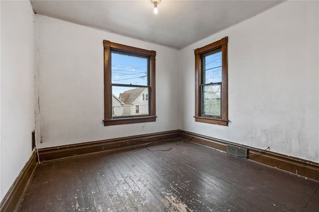 138 S 5th St, Duquesne, PA 15110