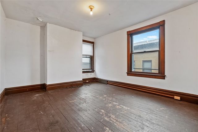 138 S 5th St, Duquesne, PA 15110