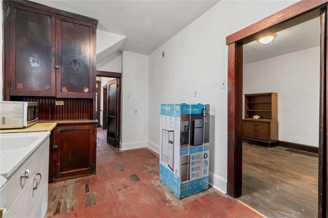 138 S 5th St, Duquesne, PA 15110