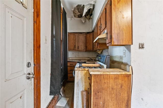 138 S 5th St, Duquesne, PA 15110