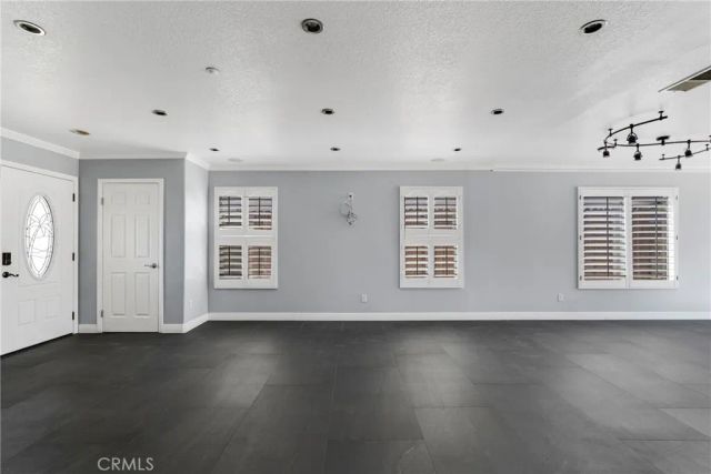 12229 Canyon Hill, Sylmar, CA 91342