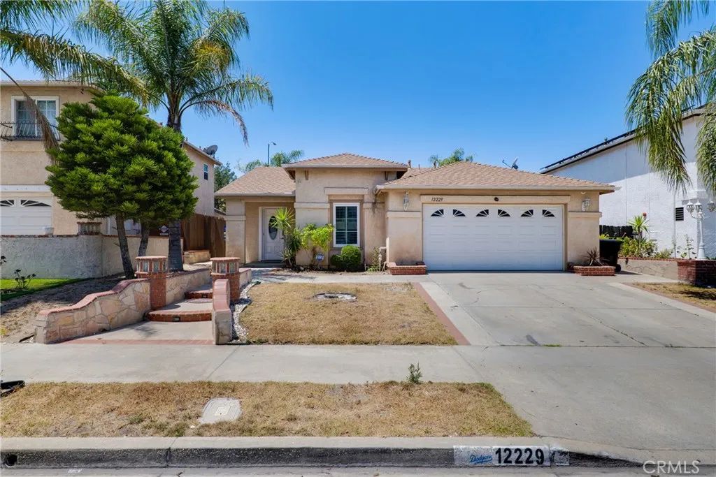12229 Canyon Hill, Sylmar, CA 91342
