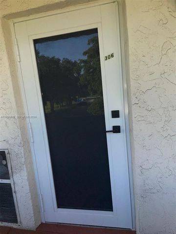 8940 S Hollybrook Blvd 306, Pembroke Pines, FL 33025