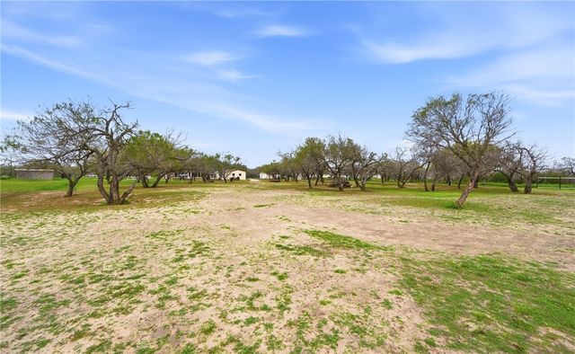 5076 Wildwood Lane, Robstown, TX 78380