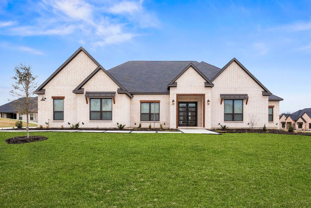 132 Willow Oak Drive, Krugerville, TX 76227