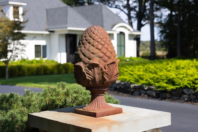 12 Runnymede Drive, North Hampton, NH 03862