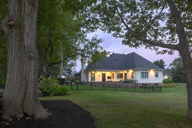 12 Runnymede Drive, North Hampton, NH 03862