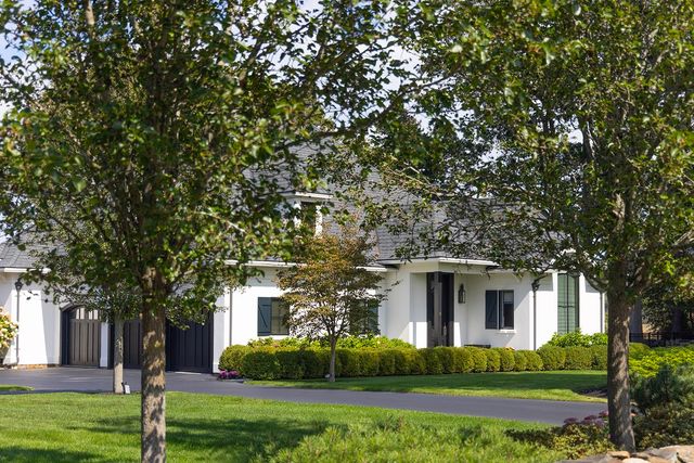 12 Runnymede Drive, North Hampton, NH 03862