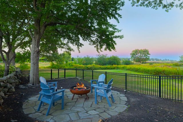 12 Runnymede Drive, North Hampton, NH 03862