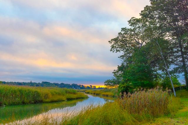 12 Runnymede Drive, North Hampton, NH 03862