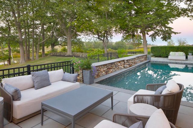 12 Runnymede Drive, North Hampton, NH 03862