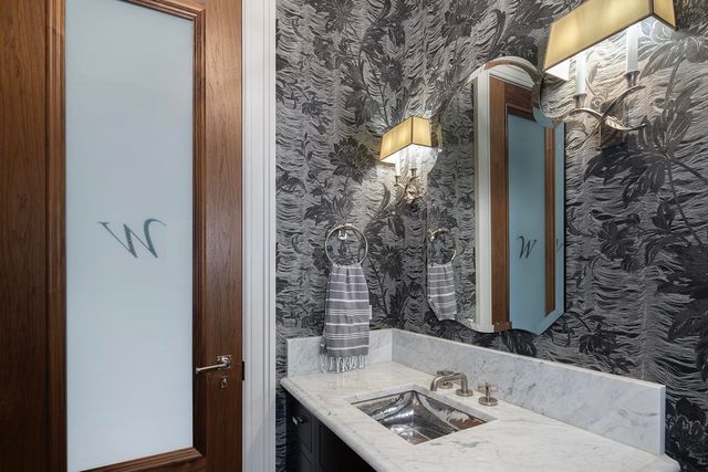 12 Runnymede Drive, North Hampton, NH 03862