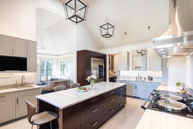 12 Runnymede Drive, North Hampton, NH 03862