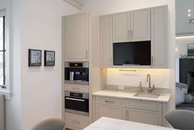 12 Runnymede Drive, North Hampton, NH 03862