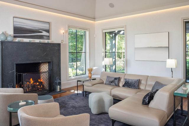 12 Runnymede Drive, North Hampton, NH 03862