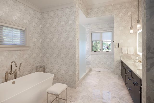 12 Runnymede Drive, North Hampton, NH 03862