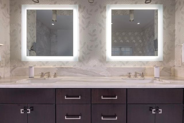 12 Runnymede Drive, North Hampton, NH 03862