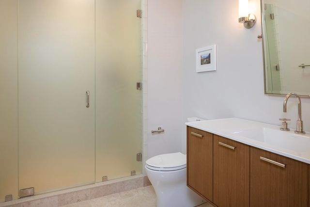 12 Runnymede Drive, North Hampton, NH 03862