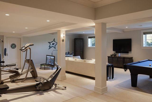 12 Runnymede Drive, North Hampton, NH 03862