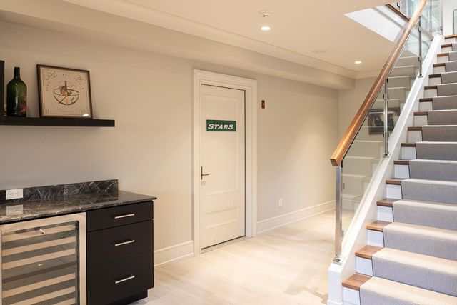 12 Runnymede Drive, North Hampton, NH 03862