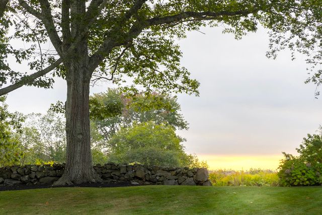 12 Runnymede Drive, North Hampton, NH 03862