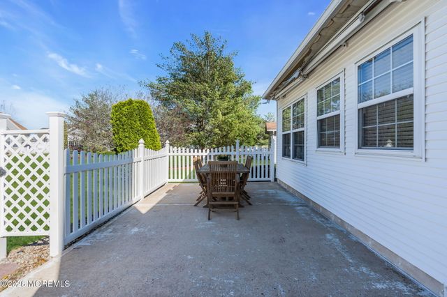 14 Tuscany Circle, Manchester, NJ 08759