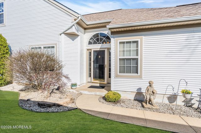 14 Tuscany Circle, Manchester, NJ 08759