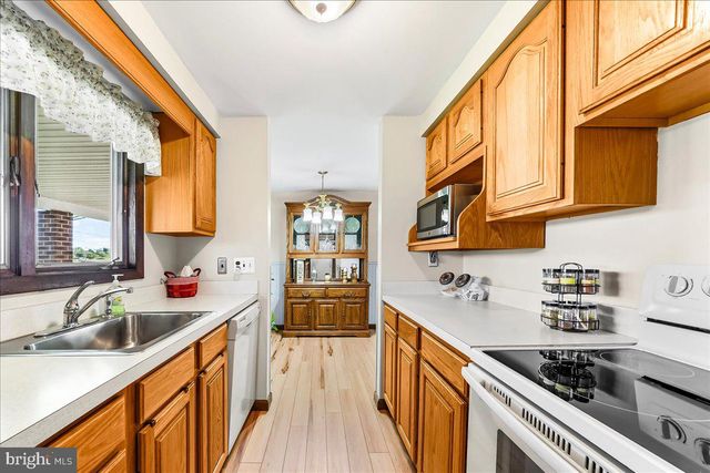 798 CAPRI CIR, Upper Chichester, PA 19061