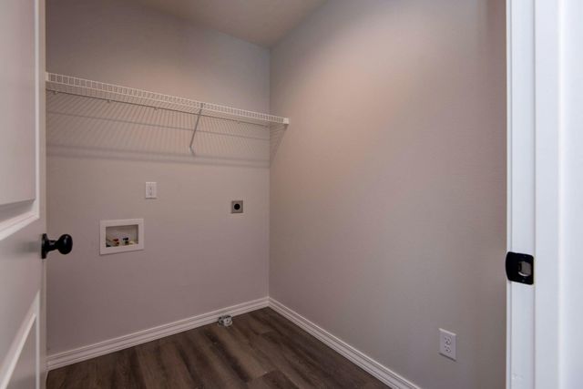 1301 S Mahn Avenue, Springfield, MO 65802