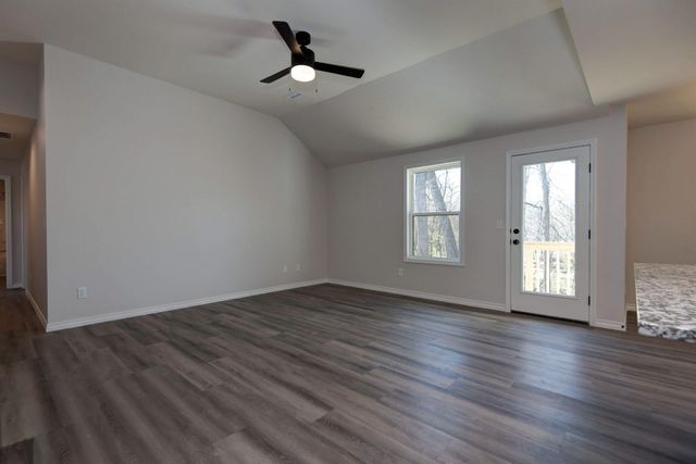 1301 S Mahn Avenue, Springfield, MO 65802