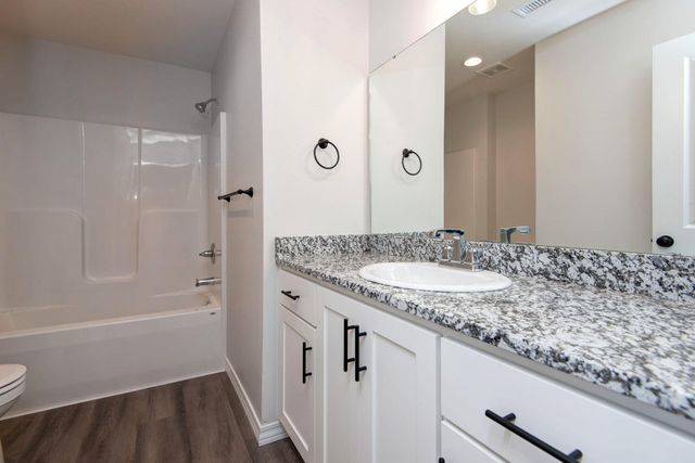 1301 S Mahn Avenue, Springfield, MO 65802