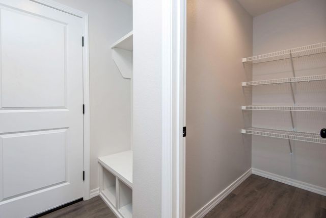 1301 S Mahn Avenue, Springfield, MO 65802